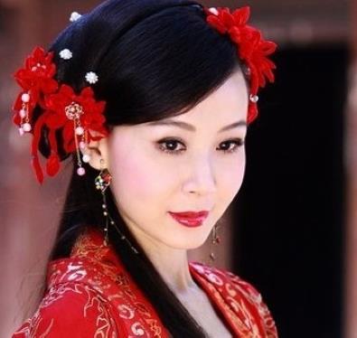 林心如|盘点影视剧里“强行扮嫩”的8大明星：最后一位演少女好想关电视