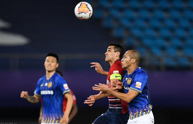 江苏苏宁|3-8！创下3年尴尬！苏宁“残阵”仍一招克上港：2奇兵首发四翼齐飞