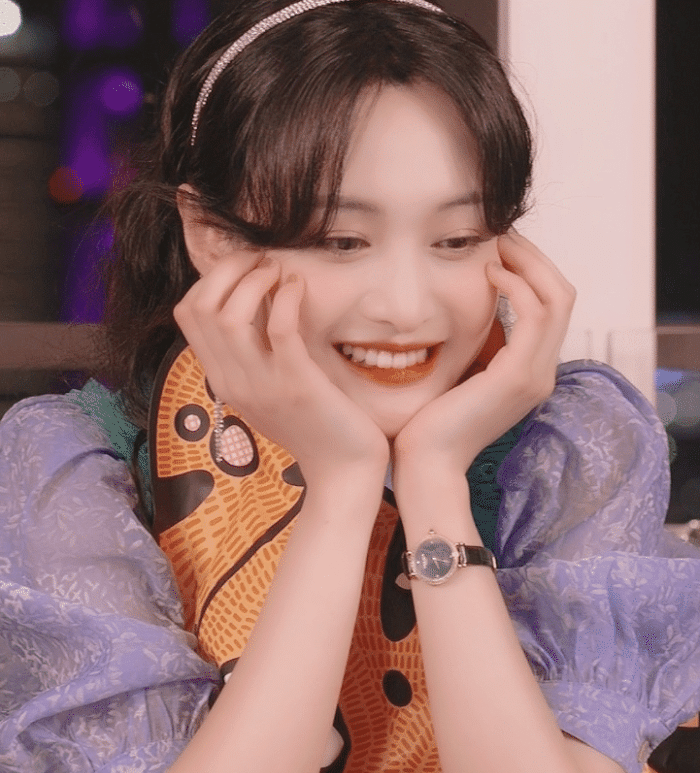 郑爽|明星和网红的壁垒有多厚?郑爽和网红搭档直播,区别全在表情上了