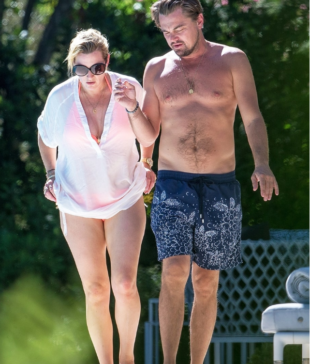 【泰坦尼克号】有种“尴尬”叫《泰坦尼克号》杰克和露丝相遇，网友：再Jump不动了