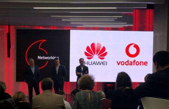 华为|为讨好美国拒绝华为，宁愿赔偿14亿也要解除合同，“报应”虽迟但到！