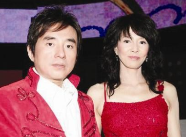 |他原来是著名歌星，与富婆同居了16年被抛弃，现在55岁仍是孤身一人！