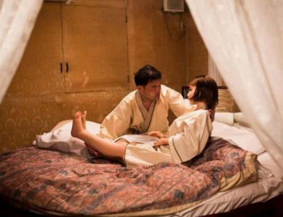 日本：日本女性机器人遭疯抢，内部结构百看不厌，网友：在中国更好卖！