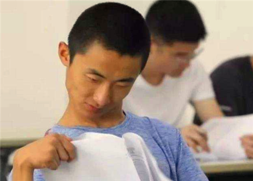 数学▲“脑瘫天才”高考262分,每一科都只做选择题,如今成985数学博士