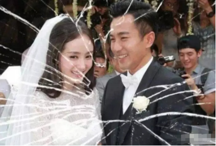 白娘子@刘恺威极品家庭被曝,杨幂真是委屈了,网友:还好杨幂脱离苦海了