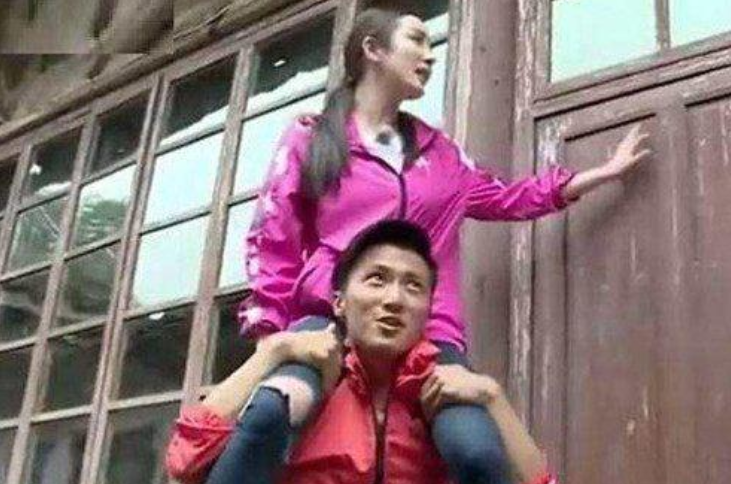【谢霆锋】曾骑在谢霆锋脖子上的三位女艺人，人气一个高过一个，谁才是最后赢家？
