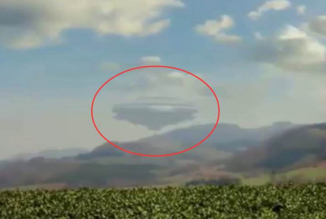 【宇航员】地球上空出现奇怪现象：巨大锥形掠过云层！科学家也没给出定论