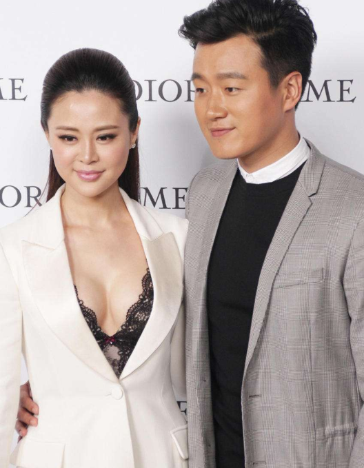 佟大为|把41岁老师宠成小公主，让老师8年生3孩子！堪称是最强“师生恋”