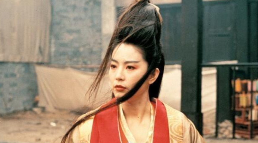 李嘉欣|90年代香港四大美女,周慧敏垫底,李嘉欣仅第二,第一无人能比