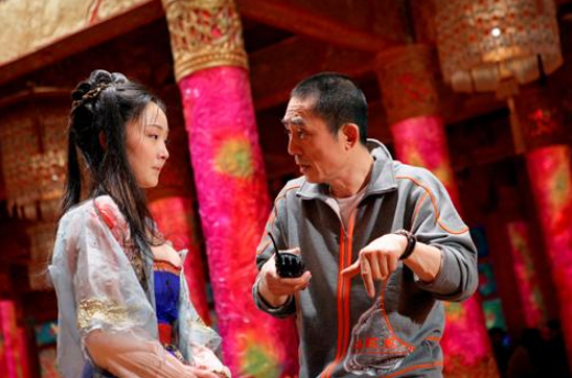 [娱乐圈]娱乐圈内的“干爹”，前3位很称职，唯独他悄悄让干女儿怀了孕