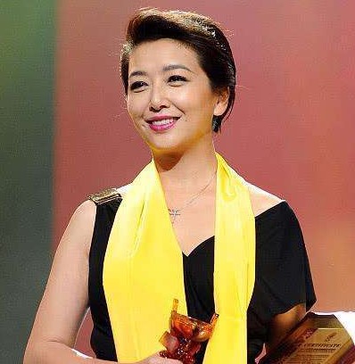 江珊|靳东为什么不娶同居了五年的江珊，而选择了李佳 ，这个二婚的女人