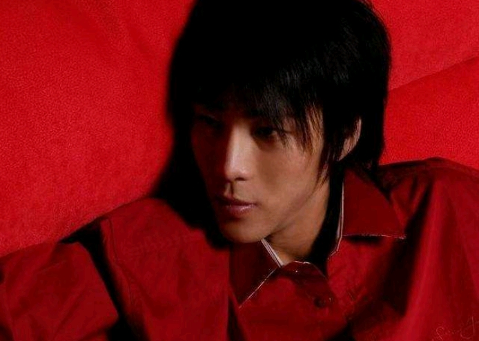 陈旭|他因一首歌火遍全网，却因为车祸瘫痪被女友抛弃，如今走在街上无人识