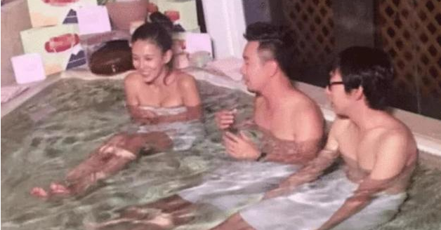 张蓝心|张蓝心早年上日本综艺“大尺度”，与两男一同在浴室泡澡，网友：太毁三观！