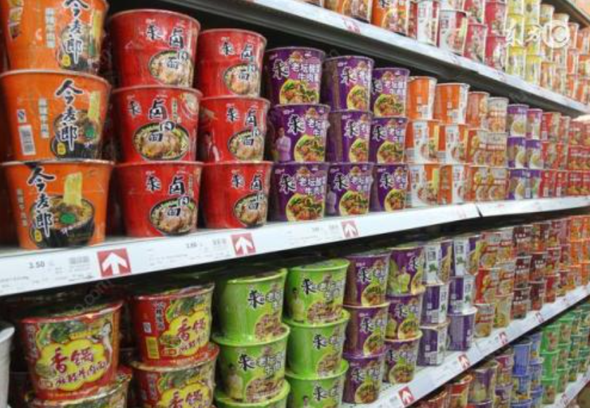 泡面|中国有一类“尴尬泡面”，摆在货架无人问，懂行人却成箱往家搬！