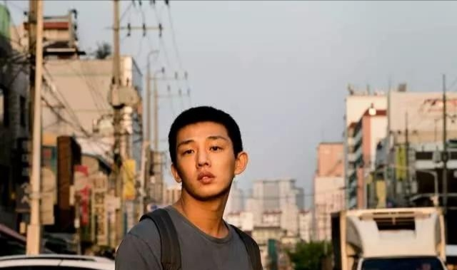 佛系|史上最“佛系”的娱乐公司，就3个艺人却“火遍全球”：每位都属精品