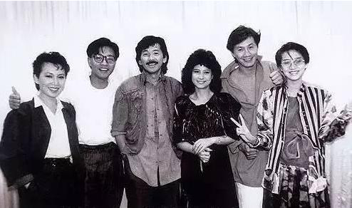 【华语乐坛】真尴尬！当下的华语乐坛能唱的不红，半桶水的却爆火