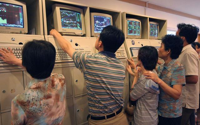 [上证指数]股市行情：今天上证指数险守2800点，李大霄：a股底让外资抄了？