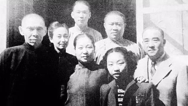 杜月笙：杜月笙虽是青帮老大，但他有一个闻名全国的儿子，至今为祖国奋斗