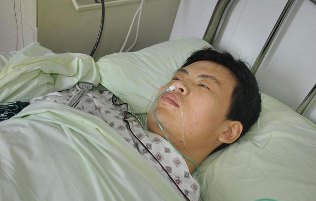 「肾衰竭」28岁小伙患肾衰竭，医生：常吃这些食物，铁打的肾也被折腾坏了