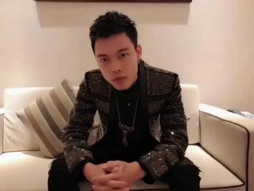 #华语乐坛#一首歌赚了一个亿！如今第二首又红遍全国，打脸了华语乐坛？