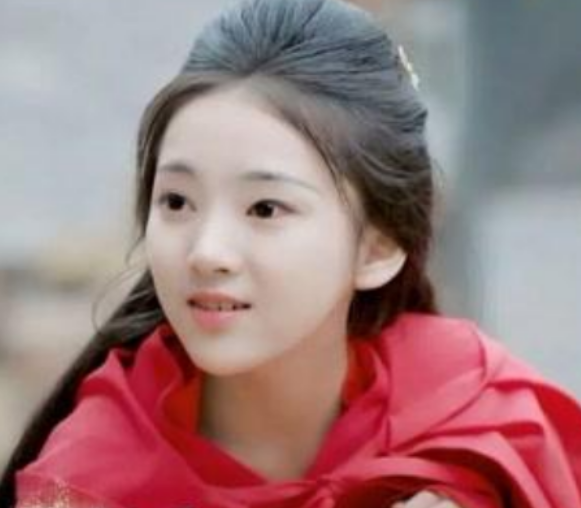 貂蝉|?曾10岁出演貂蝉，如今美到不可方物，网友：这才是真正的美人胚子