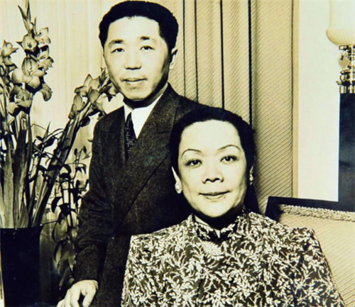 本是富家女,13岁退婚离家出走,后成冷血杀手,孙女更是无人不晓