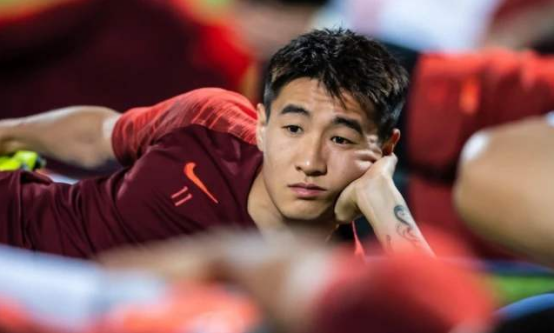 「国足」国足传来好消息，印籍球员加盟，李铁率队集训备战卡塔尔