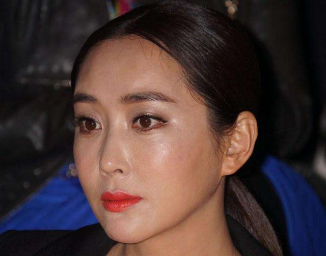 电视剧|34岁女演员生娃后残酷现状，跑70个剧组惨遭拒绝，被嫌弃没有少女感