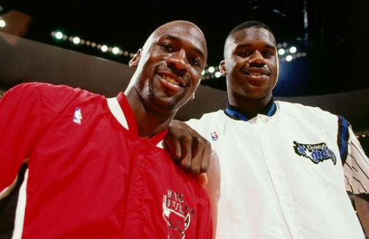 勒布朗·詹姆斯|创历史！詹姆斯成首位季后赛7000分先生，遥遥领先乔丹等传奇