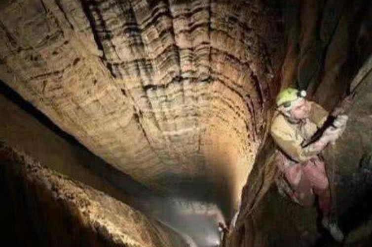 太空|揭秘地下1万米，都有什么？你以为的奇怪的声音根本不存在！