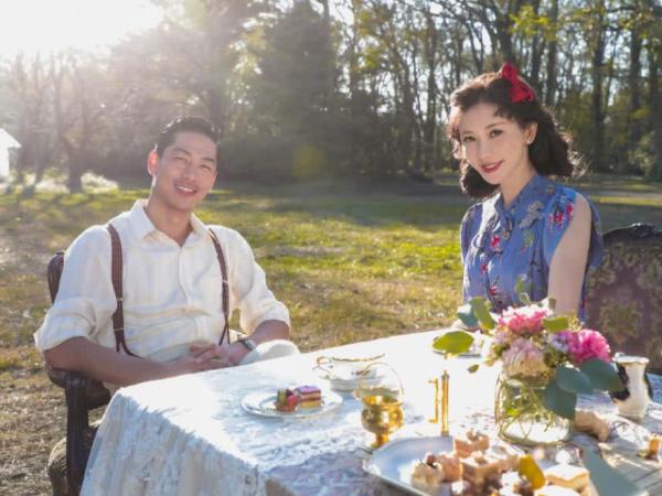 [林志玲]林志玲婚后越来越温柔，穿花朵裙和丈夫野餐，越来越像日本贵妇