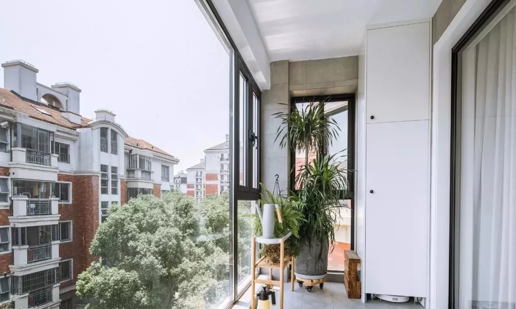 120平北欧三居室整个空间十分敞亮。