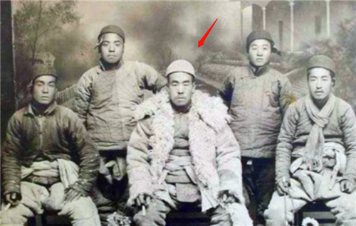 日军|民国悍匪旧照：女匪首张淑贞确实漂亮，图8被枪决前藏了300箱黄金