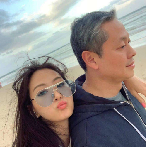 「孙芸芸」13岁就被富豪看中，追了6年终于追到手，如今42岁把老公熬成爹