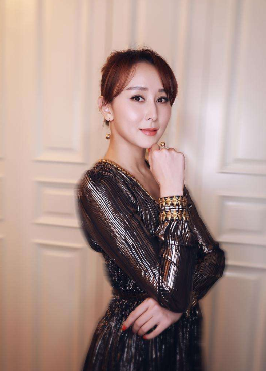 甘愿|她因长得太美被国外首富看中娶回家，首富为让她安心睡觉，甘愿切除器官