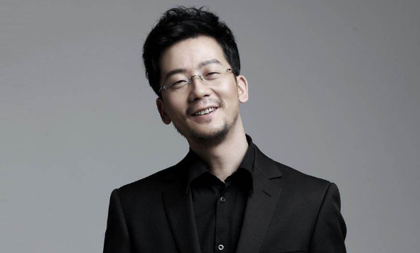 哮天犬|“二郎神”胡子花白尽显老态,“哮天犬”却成不老男神,还获得影帝