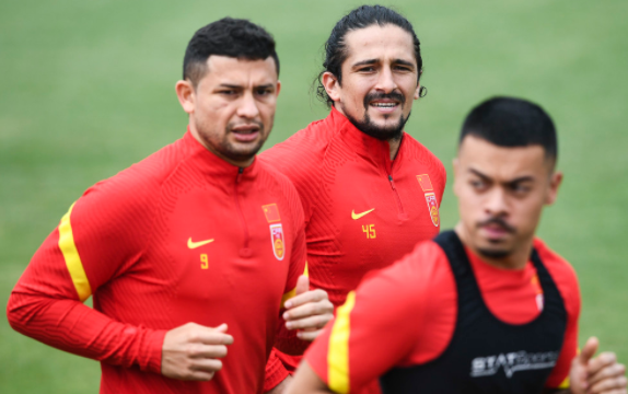 [归化球员]高度重视！日本媒体分析每一位国足归化球员，担心12强赛相遇