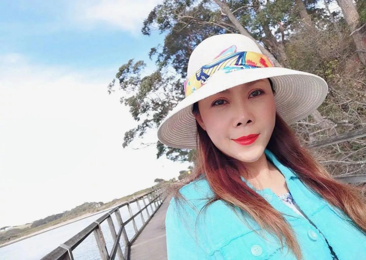 林志炫|“乐坛一姐”田震，当年在颁奖典礼上摔话筒拒绝领奖，如今她怎么样了？