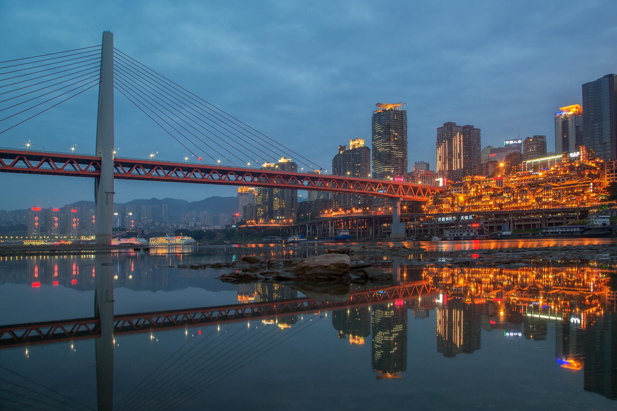山城▲想要看夜景就来这几座城市，去过的都赞不绝口，最美夜景名副其实