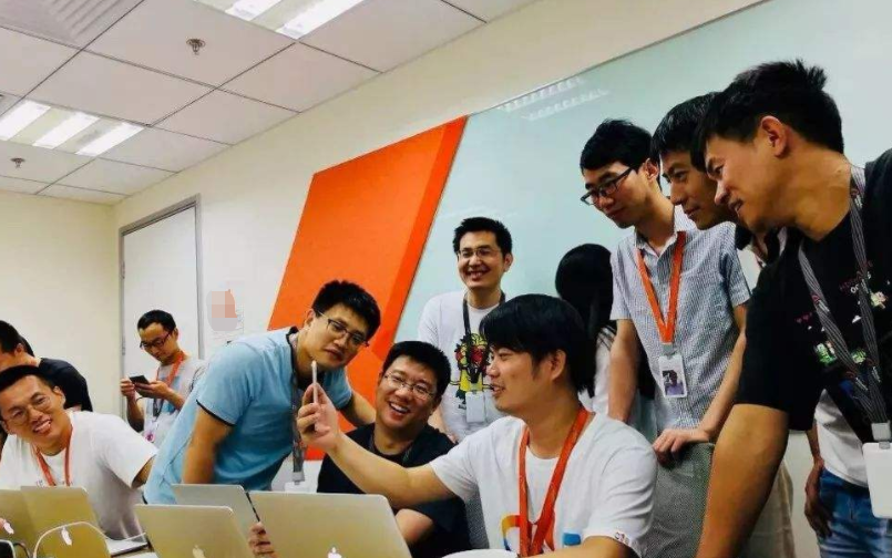 阿里巴巴▲阿里巴巴员工通宵加班，宵夜却意外走红，网友：马总公司还缺人吗！