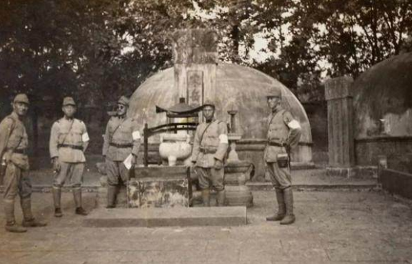 『日军』侵华战争时，日军军部下令严禁破坏这三人的陵墓，他们分别是谁？