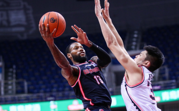 辽宁男篮|总分1-1平！辽篮115-113击败广东，威姆斯37+8+10，郭艾伦28分