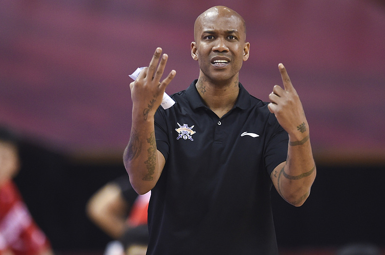 广东男篮|宏远称霸CBA联赛,最大依靠是这位超级球员,怪不得杜峰这么稳