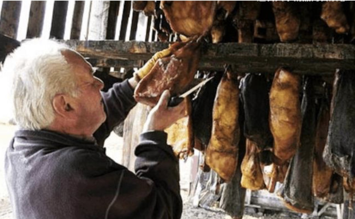 【冰岛人】冰岛人特纳闷：这东西我们宁可顿顿都吃，为啥中国人这么抗拒？