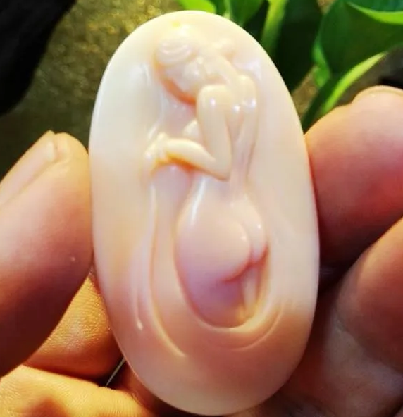 「文玩」冒充砗磲的文玩摇身一变又回来了