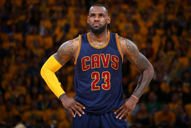迈克尔·乔丹|称得上“进攻万花筒”，NBA史上仅此5人！乔丹仅第三，榜首无争议