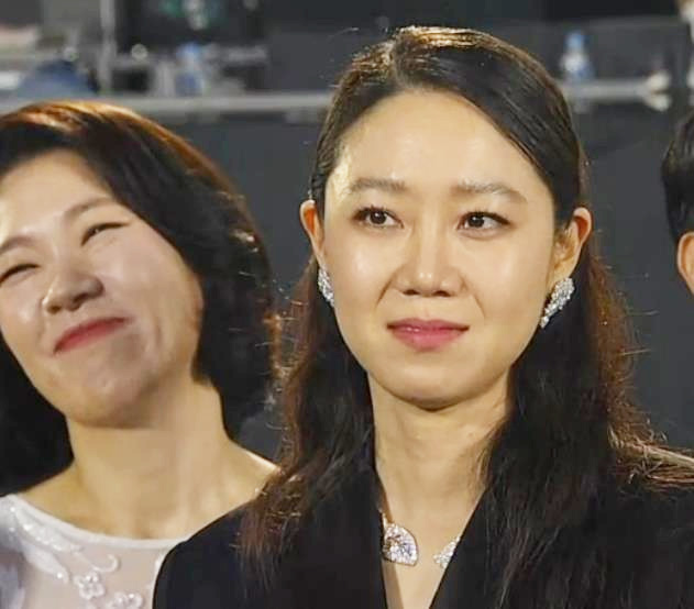 『孔晓振』韩国权威电视剧奖爆冷，玄彬孙艺珍人气陪跑，但更惨还是孔晓振