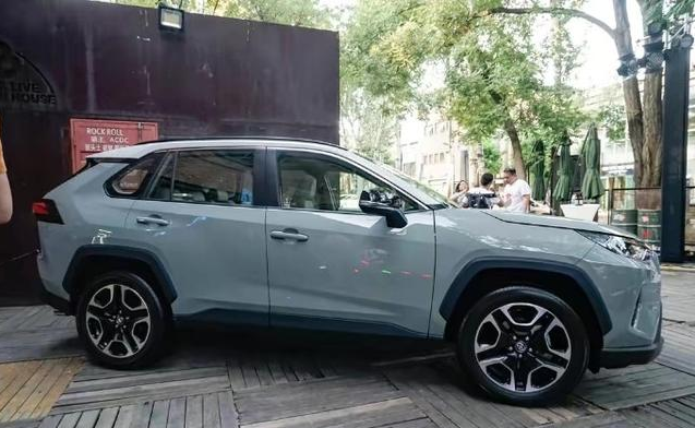 本田CRV|开了三年的本田CRV,想换新款荣放怎么样?