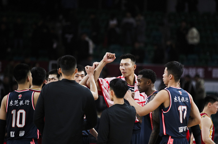 「广东男篮」宏远男篮再度引进外援？或打算三外援作战，杜峰好算盘