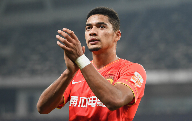 广州恒大|自己宣！恒大26岁“一线头牌”确认告别，提前2年解约引双线重组